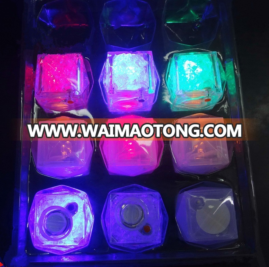 Wholesale flashing plastic led ice cubes, LED glow ice cube