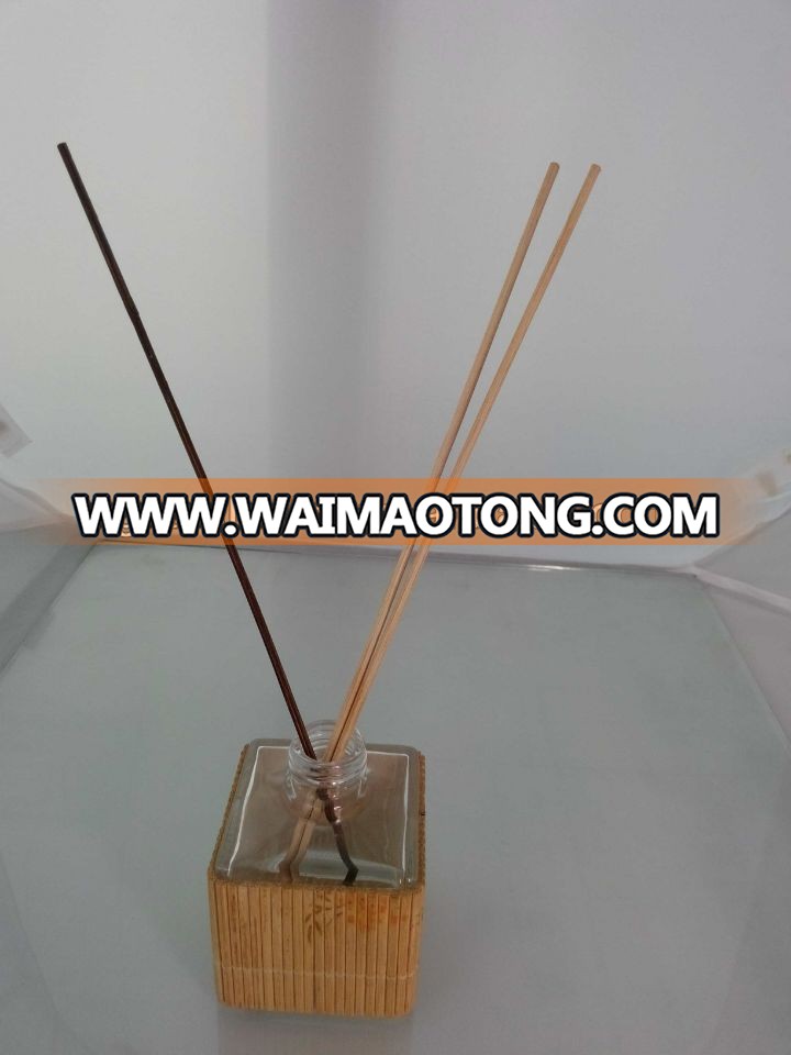 Decorative glass bottle reed diffuser with rattan stick wholesale