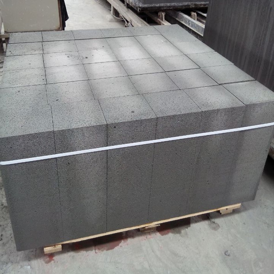 Light weight foam cement block cutting machine