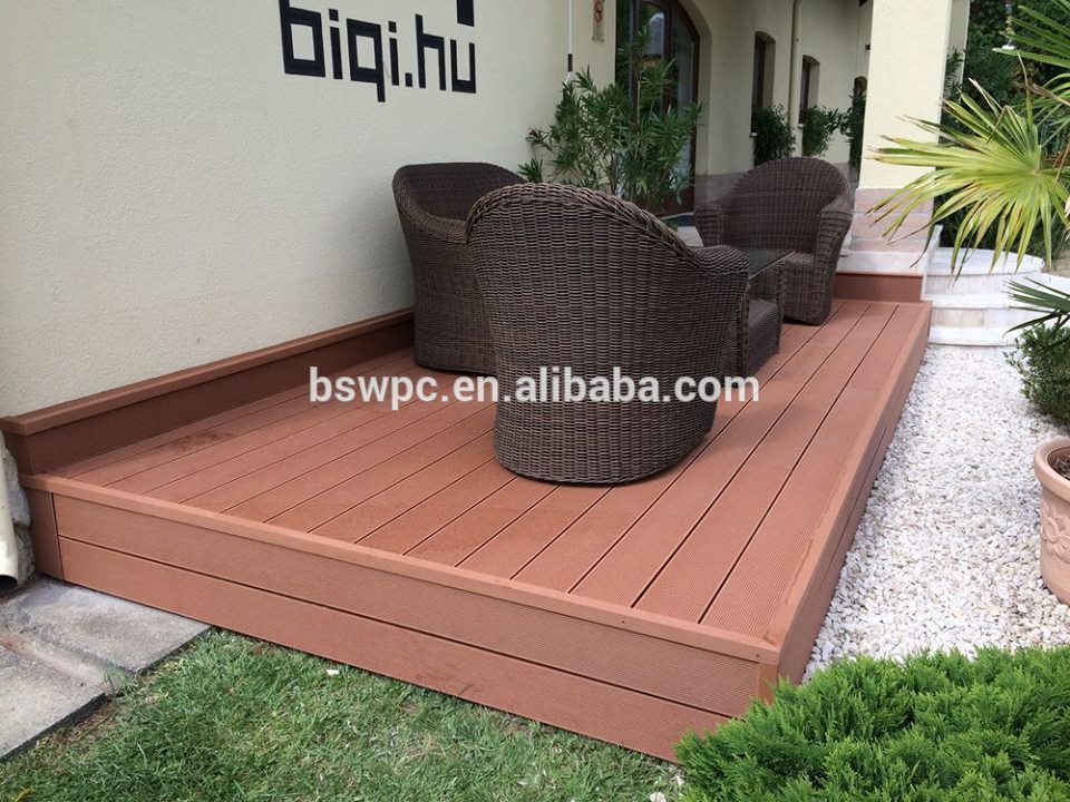 wood plastic composite decking