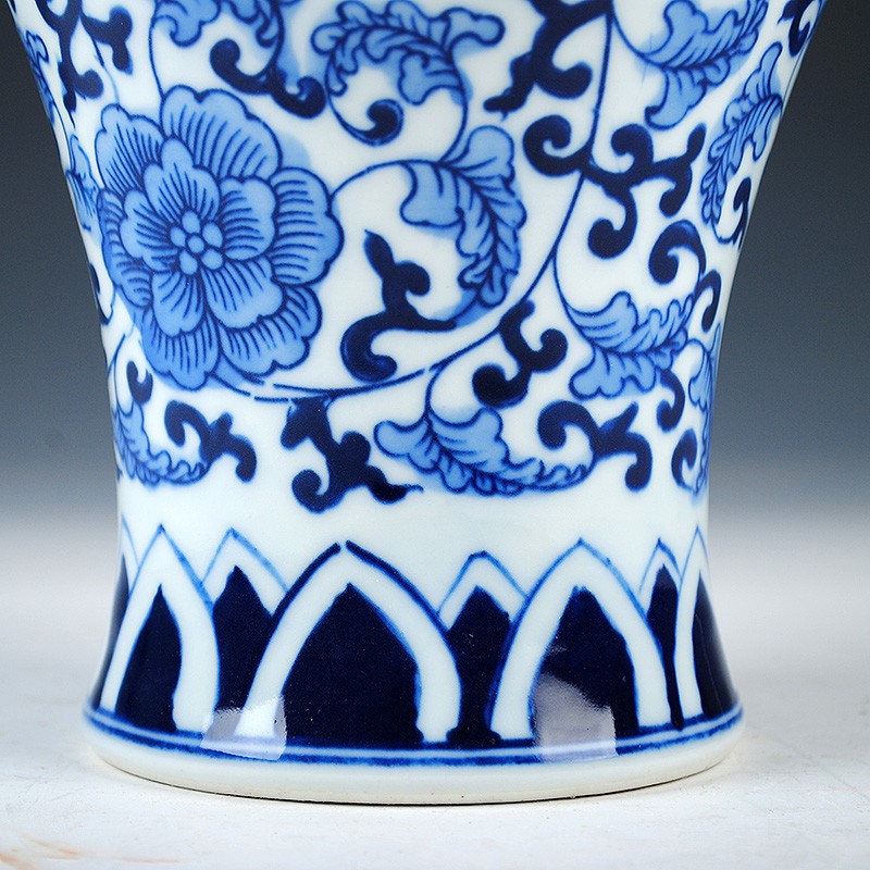 Ceramic Pot Vases Chinese Glaze Blue and White Flowers Old