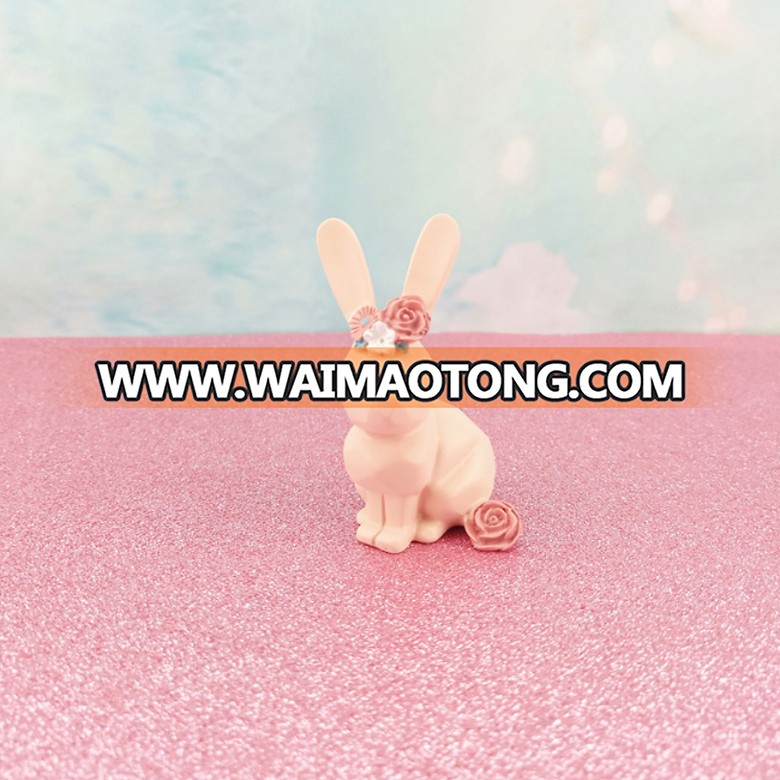 Cute geometric polyresin sculpture home decoration small animal statues resin rabbit