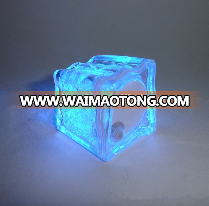 Wholesale flashing plastic led ice cubes, LED glow ice cube