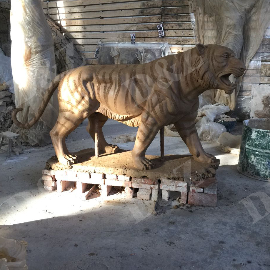 customized wild animals sculpture & Best quality life size bronze bear statue for sale