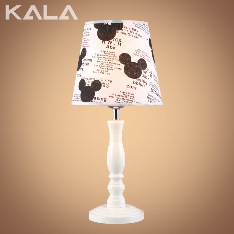 2016 CE certificate wooden tripod standing table lamp with fabric lampshade zhongshan lighting