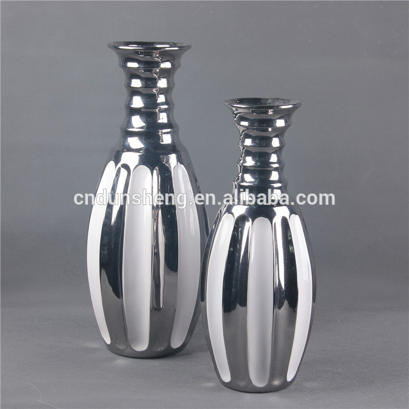 wholesale 2-pieces home decoration pieces ceramic embossed wave design vase,white +sliver