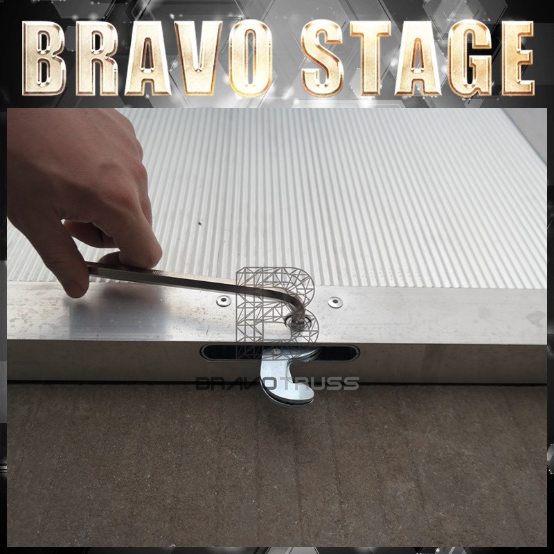 Bravo Stage Aluminum Cam Lock Crowd Barrier