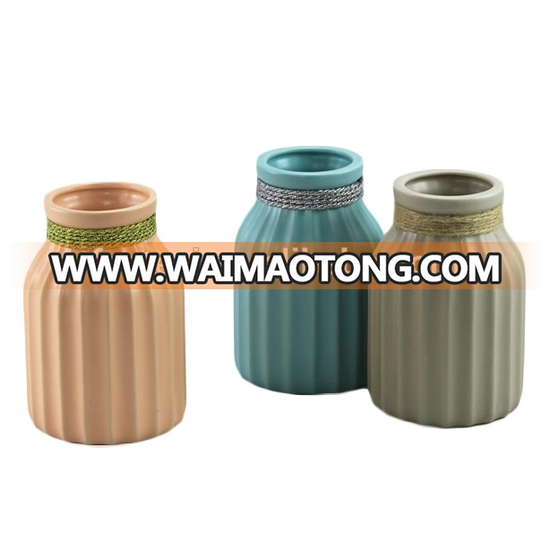 Wholesale custom modern ceramic decoration vases with different styles