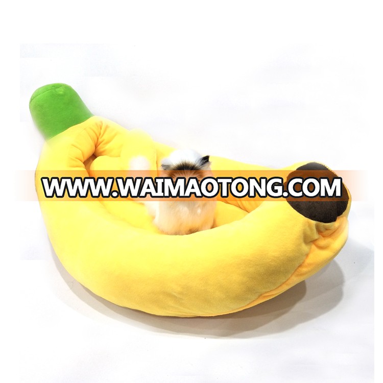 China manufacturer bulk cats dog banana bed accessories pet supplies