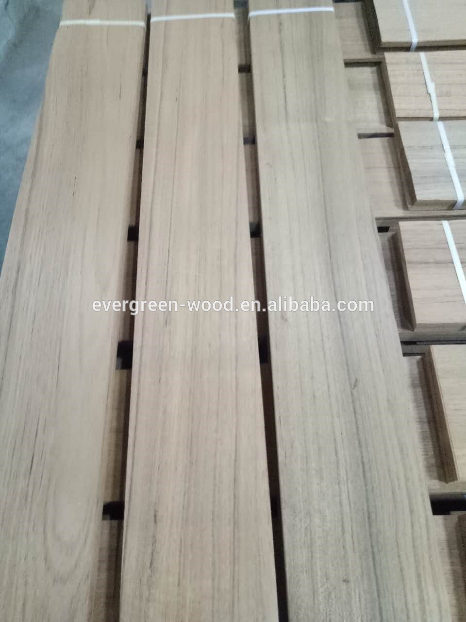 Quater cut cheap price natural burma teak flooring veneer