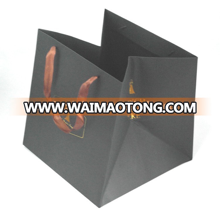 2016 Recycled luxury paper gift packaging bag with good price wholesale