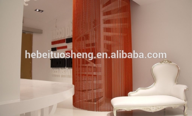 Red color metal mesh hotel room divider chain curtain