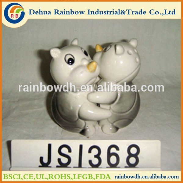 Lovely animal shape ceramic personalized salt and pepper shaker