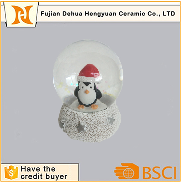 High quality polyresin souvenir glass snow globes