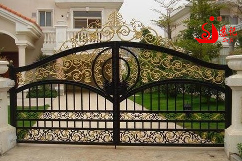 Courtyard iron gate with flower design from China