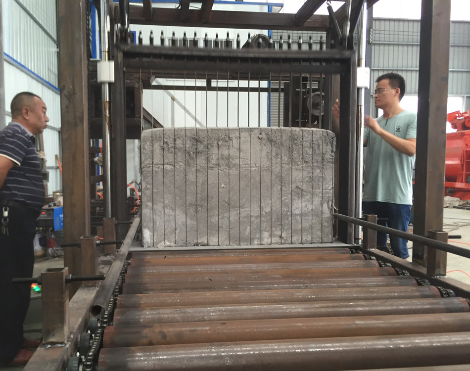 Light weight foam cement block cutting machine