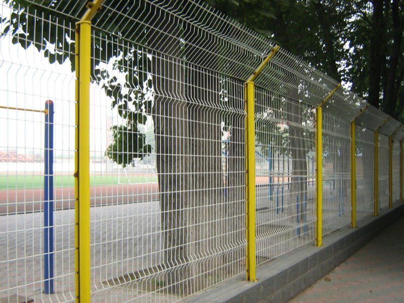 Galvanized PVC coated airport security fence with razor barbed wire