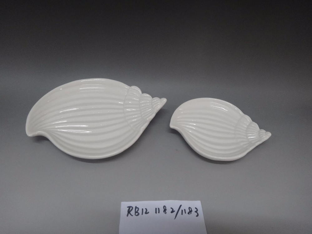 Leaf shape plate for tableware