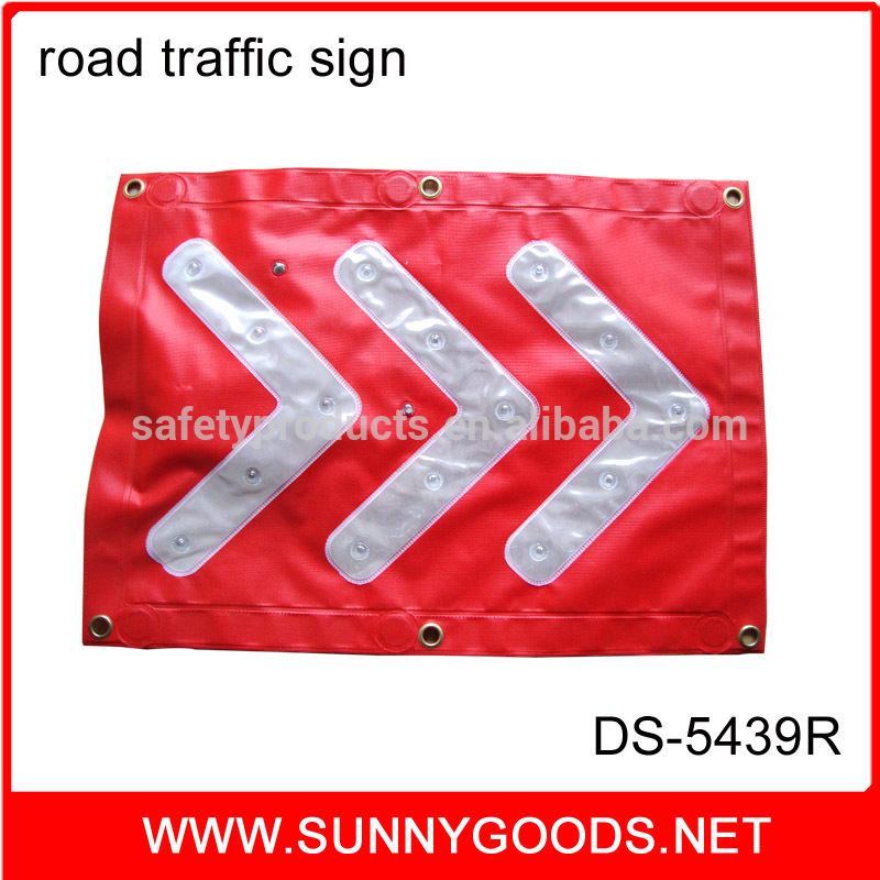 factory price lighted led flashing road traffic arrow sign