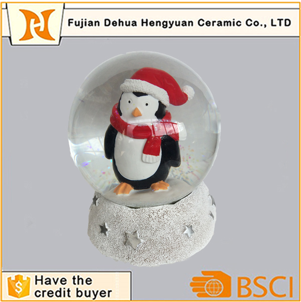 High quality polyresin souvenir glass snow globes