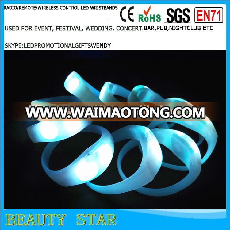 Hot selling led bangles,Party led flashing bangles silicone adjustable size Light up bangles bracelets factory