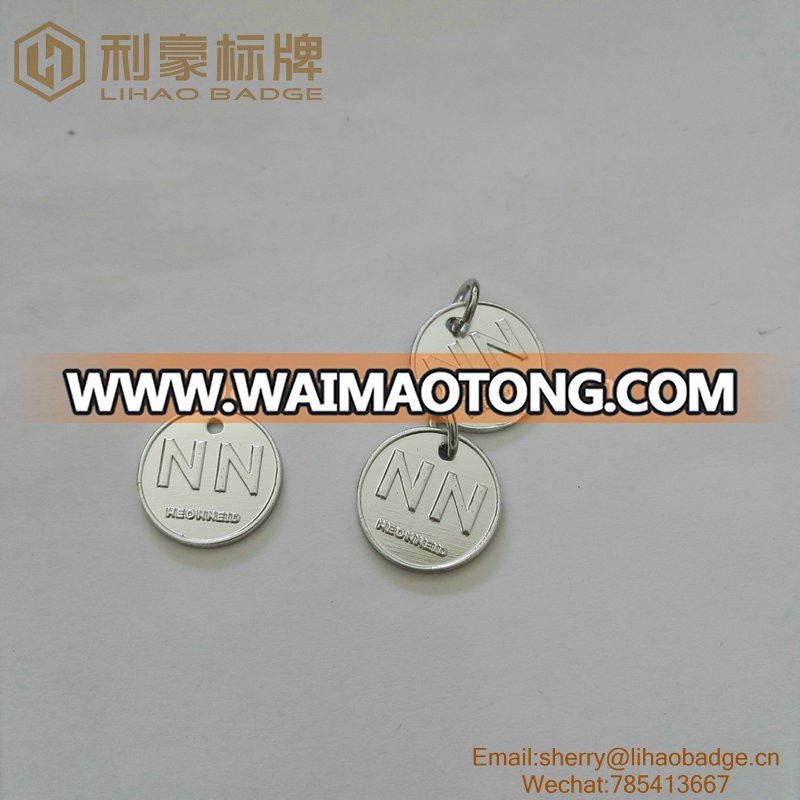 Letter Embossed Round Tag With Loop Jewelry Metal Bracelet Tag Metal Name Tags Label For Bags