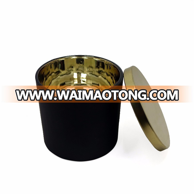 Matte black glass candle holder with smoked wood lid