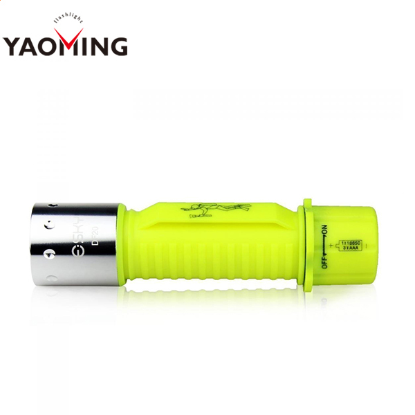 Under Water Dive Torch led  rechargeable flashlight  long distance light 1000lumen Under water 30M Dive Torch led  Rechargeable