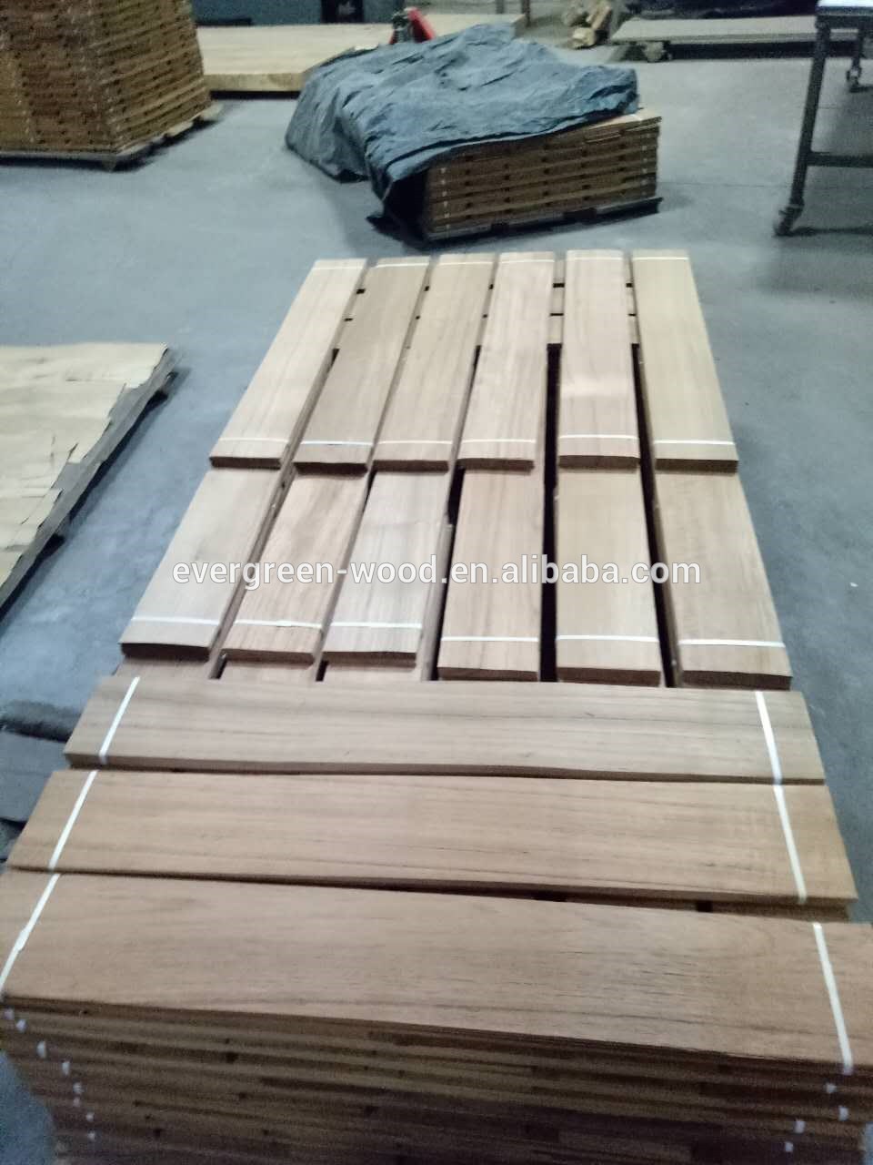 Quater cut cheap price natural burma teak flooring veneer