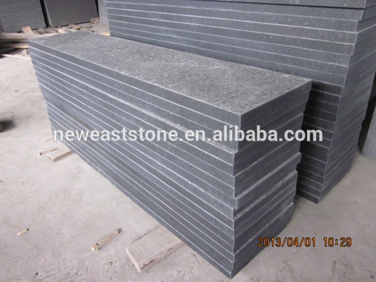 Chinese suppliers stepping stone marble and granite Black old granite steps in factory