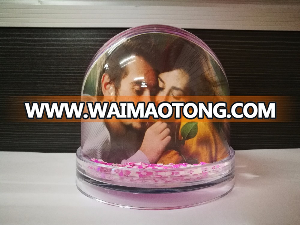 Acrylic Plastic Snow Globe Photo Frame With Liquid Red Heart Confetti And Photo insert Photo Frame