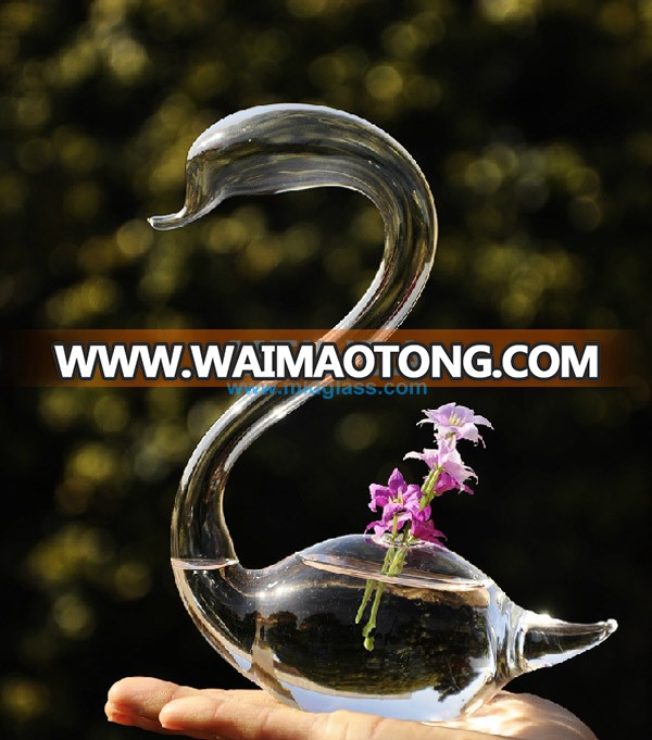 Swan shaped fashionable glass vase gift