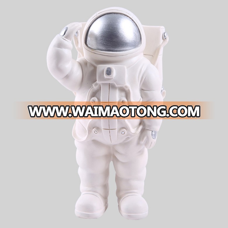 2019 New design resin spaceman astronaut statue home accessories decoration