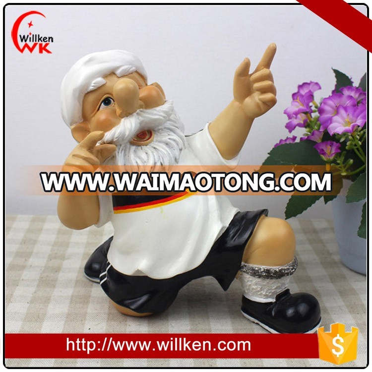 Hot Selling Resin Sports Gnome Football Gnome Football Garden Gnome - College