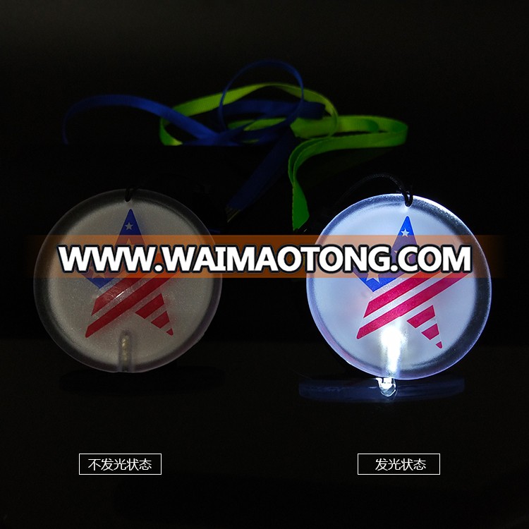 Customized logo plastic led pin badge with lanyard