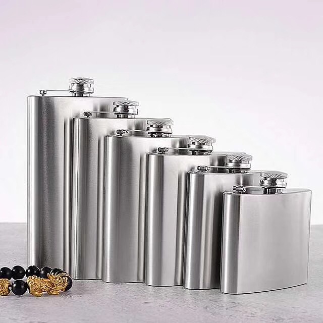 Marble Appearance Cortex Hip Flask Gift Set