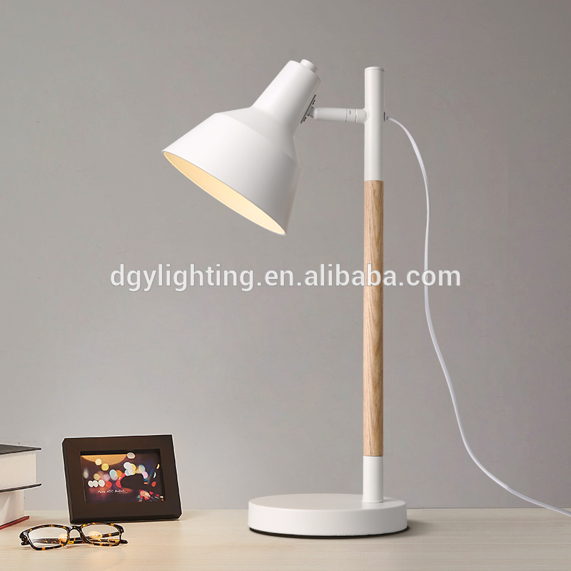 E27 new design good quality wholesale iron wooden cordless restaurant wood table lamp