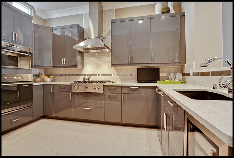 High Gloss Modern Kitchen Cabinet For Sale