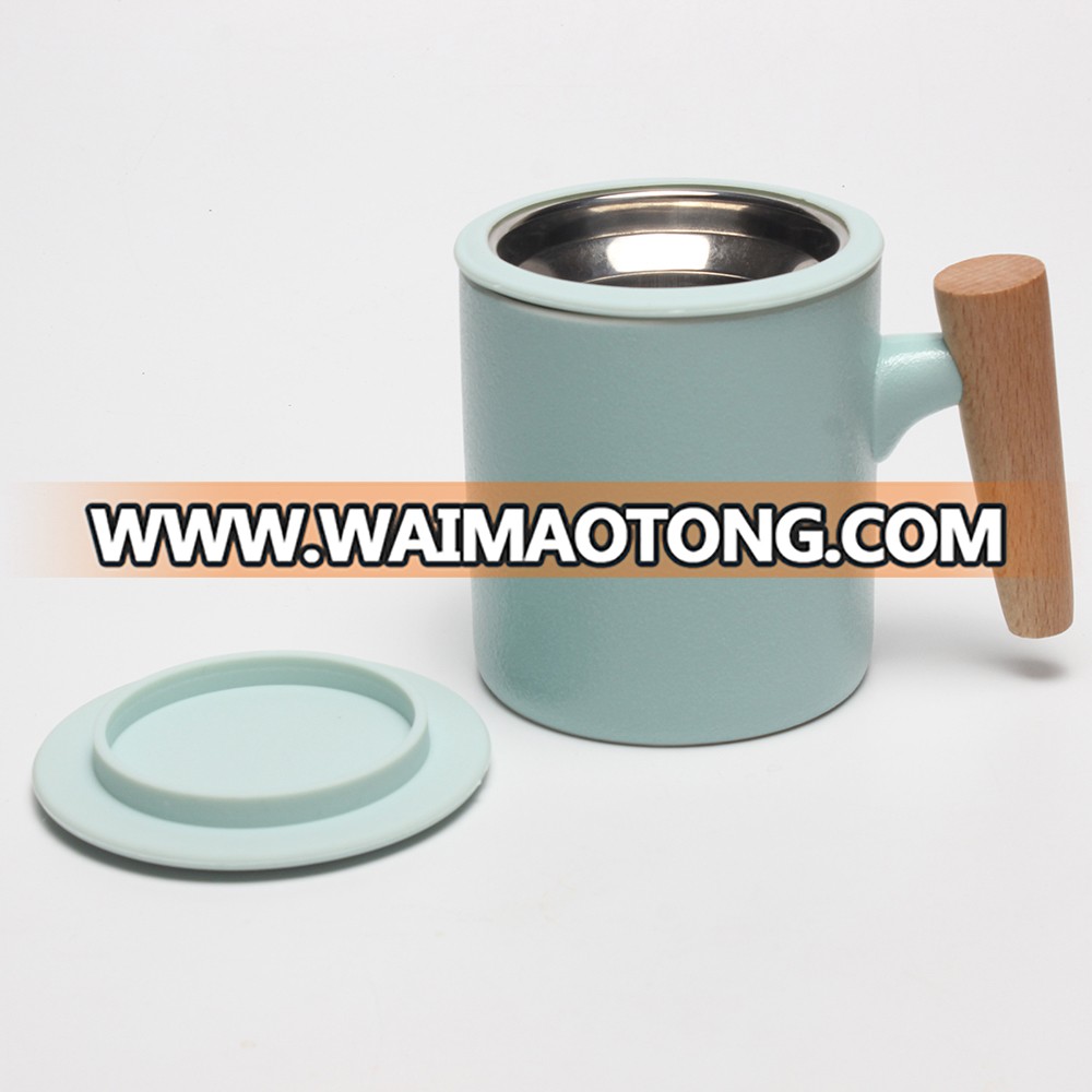 New Fashion  porcelain Mug with tea infuser and metal lid, special  wood handle different color available