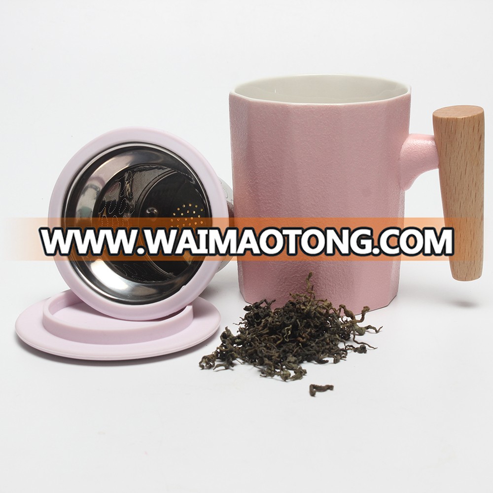 350ML hot sale Ceramic Tea Mug With wood handle & ceramic lid in different colors