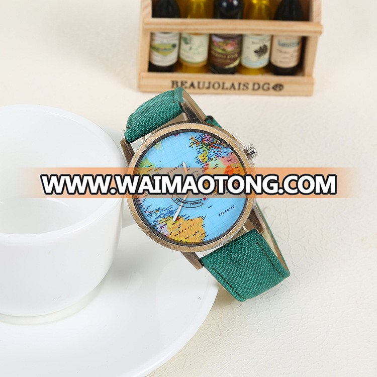 Vintage Green Bronze Airplane Map Trend Fashion Watch Men and Women PU Wrist Strap Decorative Women Watch