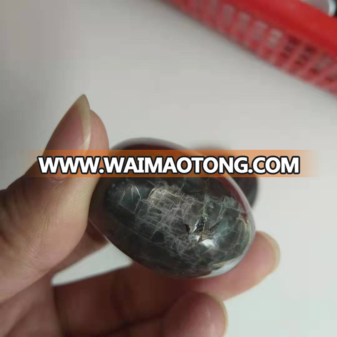 High Quality Natural Black Moonstone Palm Stone Crystal Palm Stone