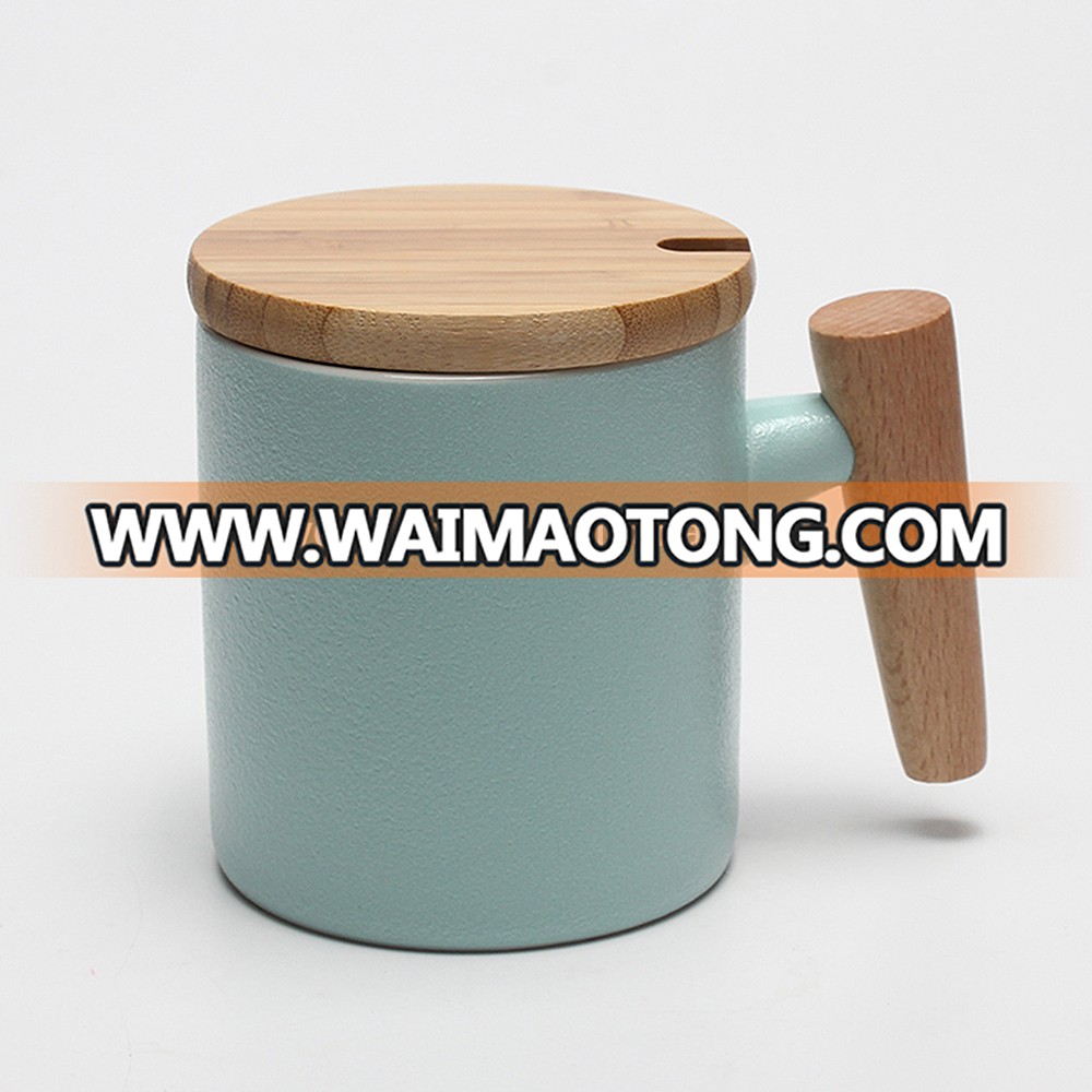 New Fashion  porcelain Mug with tea infuser and metal lid, special  wood handle different color available