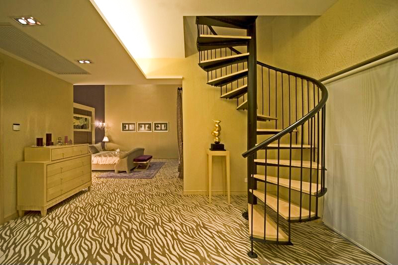 beautiful and simple  metal  spiral stairs design