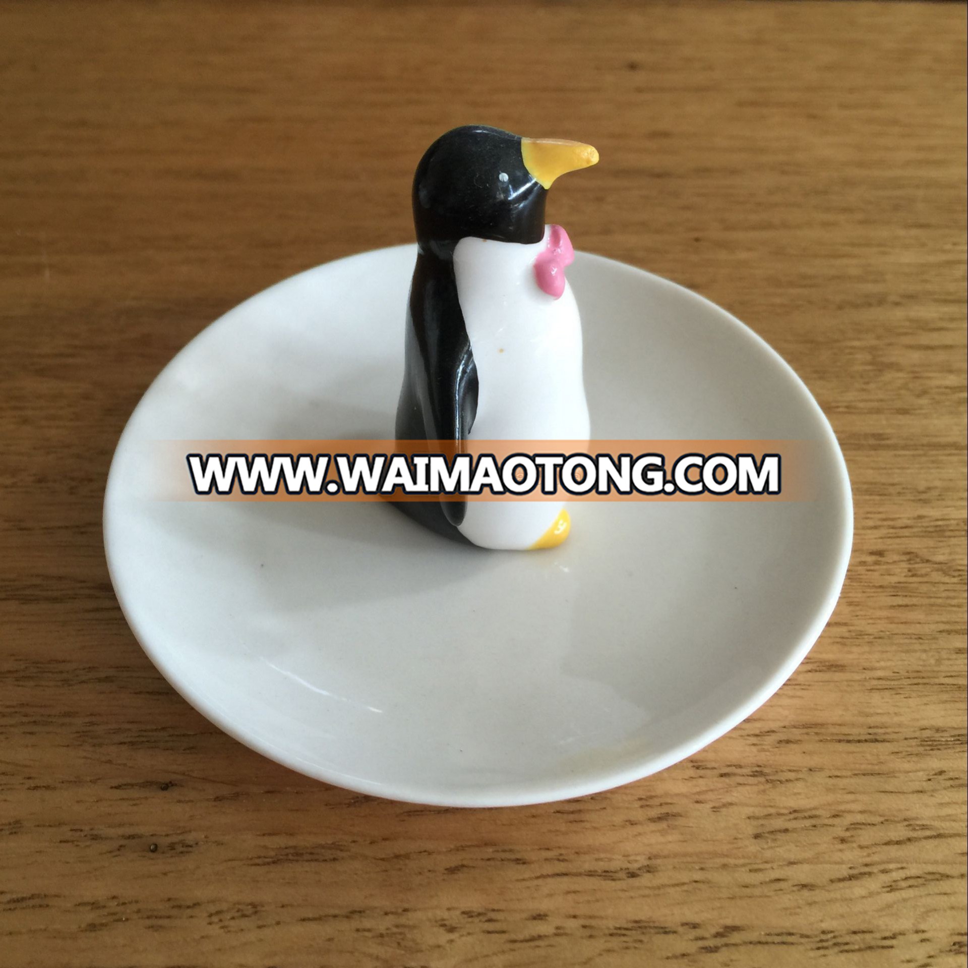 New design cute penguin ceramic ring holder jewelry