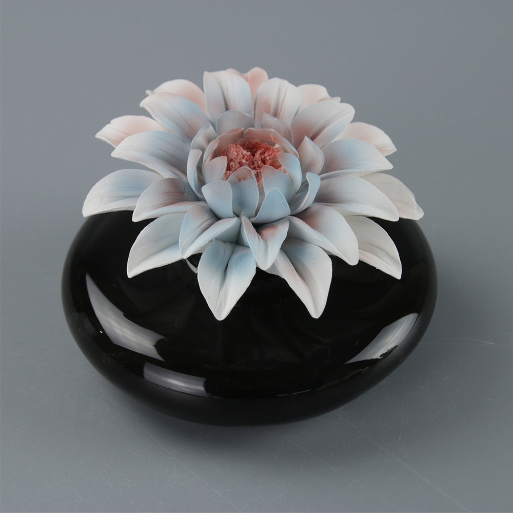 Hot sale Fashion Glazed Ceramic Classic Black Perfume Bottle with Flower