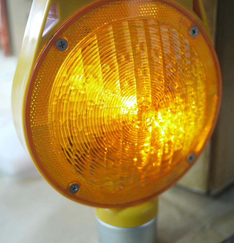 solar Warning lights in red and yellow one and two-sided on construction site