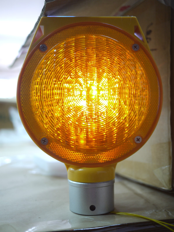 solar Warning lights in red and yellow one and two-sided on construction site