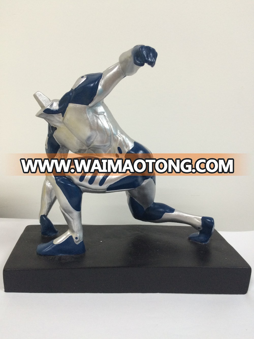 Factory stock cheap polyresin 3D figurine