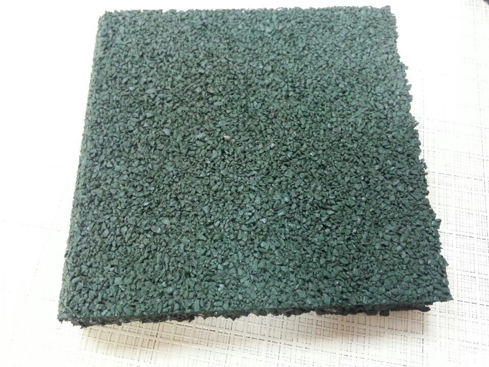 Recycled outdoor rubber flooring mat tiles